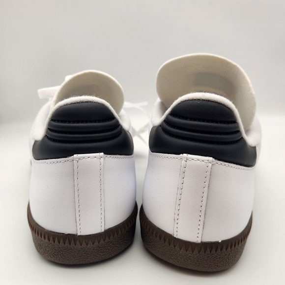 ADIDAS SAMBA CLASSIC *RARE* UNISEX W/10 M/9 free shipping - Picture 3 of 7